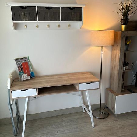 Apartamento Totalmente Reformado Con Piscina Y Jardines Al Lado De La Playa De La Carihuela 토레몰리노스 외부 사진