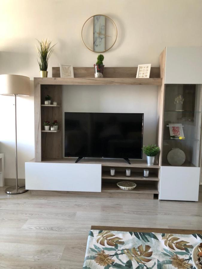 Apartamento Totalmente Reformado Con Piscina Y Jardines Al Lado De La Playa De La Carihuela 토레몰리노스 외부 사진